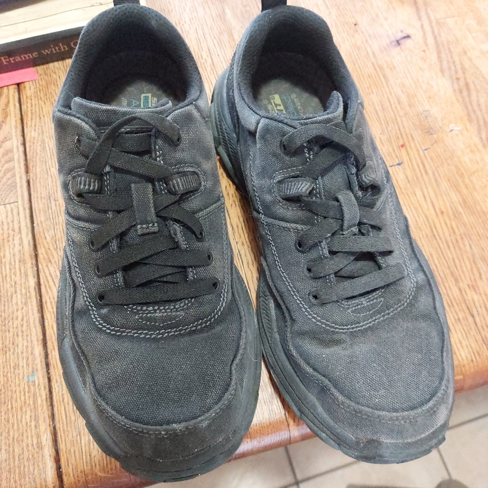 Work shoes